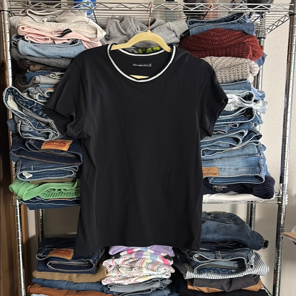Abercrombie & Fitch Black Short Sleeve Tee